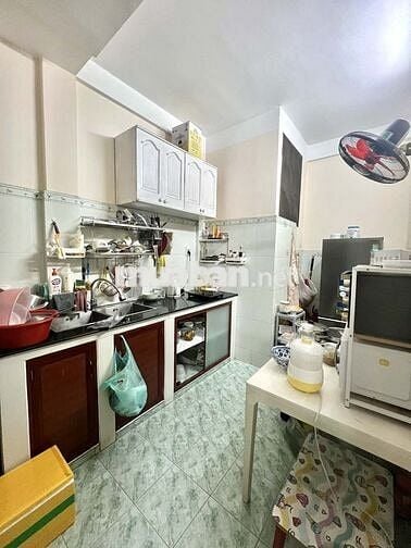 Bán căn hộ, tầng 2, chung cư 43 Hồ Văn Huê, Phường Đức Nhuận, TPHCM