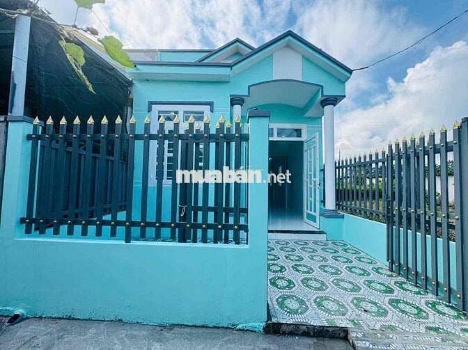 Nhà Cấp 4 Mái Thái 5 x 18m , 2 Phòng Ngủ Đường Xe ÔTô Chạy Tới Nhà SHR