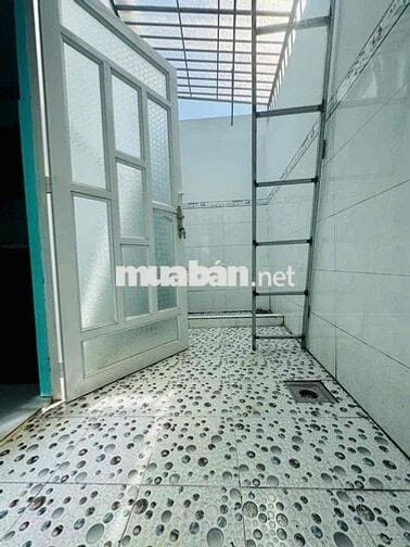 Nhà Cấp 4 Mái Thái 5 x 18m , 2 Phòng Ngủ Đường Xe ÔTô Chạy Tới Nhà SHR