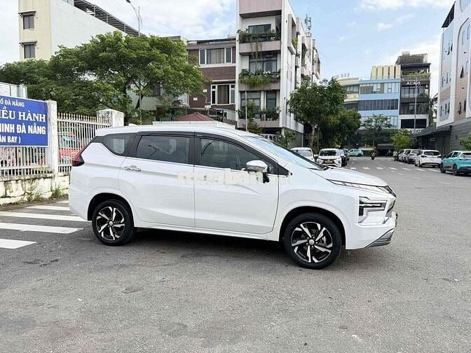 Mitsubishi Xpander 2024 Premium 1.5 AT - 30000 km