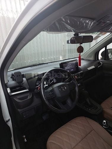 Tôi.cần bán xe avanza ,màu trắng số tự động