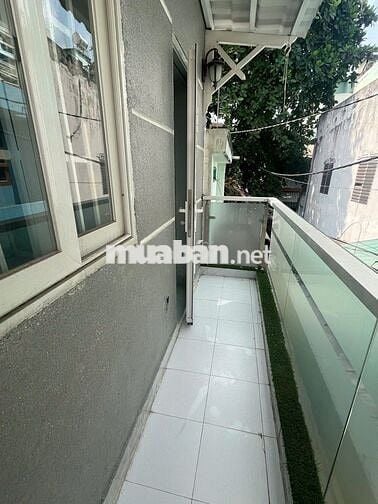 Nhà lô góc Nguyễn Súy, ngay chợ Tân Hương - Hẻm thông thoáng