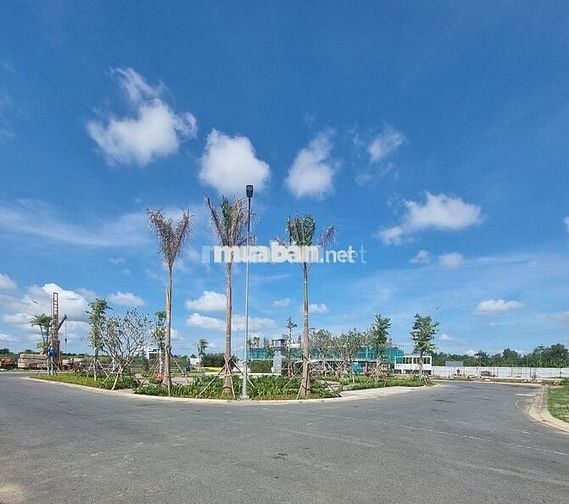 Nền thổ cư đối diện công viên kế bên trường học khu Nam Long 2