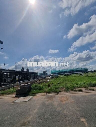 Nền thổ cư đối diện công viên kế bên trường học khu Nam Long 2