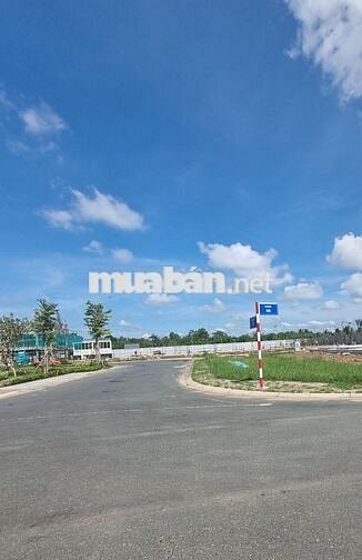 Nền thổ cư đối diện công viên kế bên trường học khu Nam Long 2