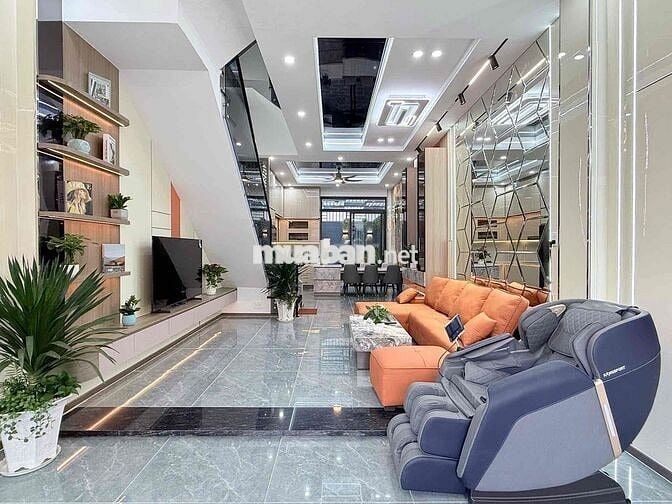 nhà sổ riêng hoàn công. sân ô tô nội thất cao cấp.thuận an