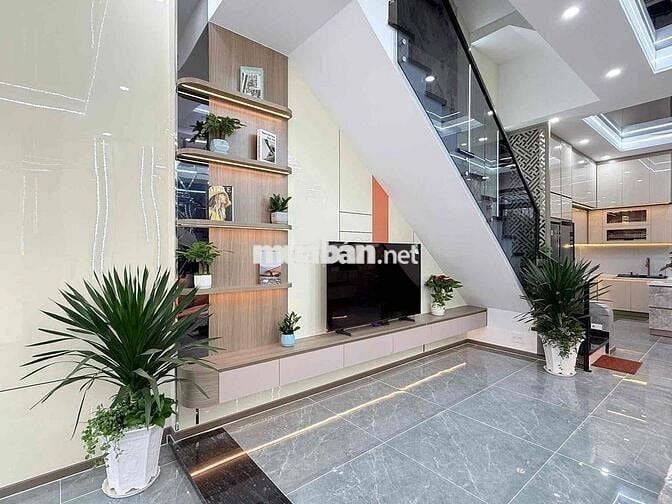 nhà sổ riêng hoàn công. sân ô tô nội thất cao cấp.thuận an