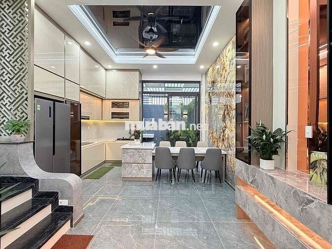 nhà sổ riêng hoàn công. sân ô tô nội thất cao cấp.thuận an