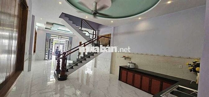 Nhà hoàn công đông hoà dĩ an giá rẻ