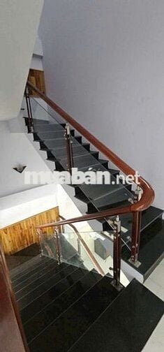 Nhà hoàn công đông hoà dĩ an giá rẻ