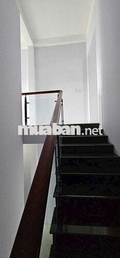 Nhà hoàn công đông hoà dĩ an giá rẻ