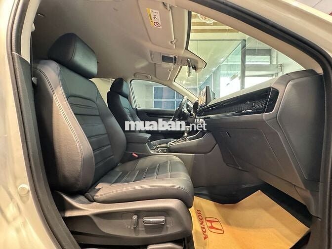 Honda CR-V L. Mới Mua T4.2025.Odo 9000 km.MàuTrắng