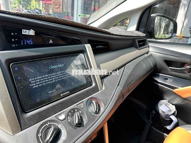 Toyota Innova E 2021 Số sàn 7c màu đồng ánh kim