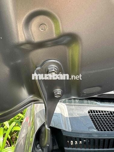 Toyota Innova E 2021 Số sàn 7c màu đồng ánh kim