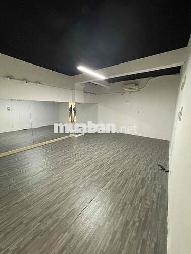 Văn phòng 40m mặt tiền Lâm Văn Bền sẵn máy lạnh free phí QL