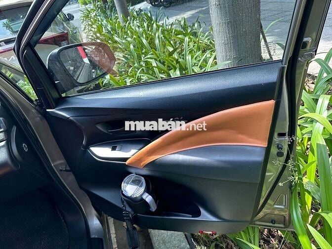 Toyota Innova E 2021 Số sàn 7c màu đồng ánh kim
