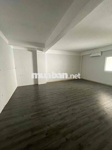 Văn phòng 40m mặt tiền Lâm Văn Bền sẵn máy lạnh free phí QL