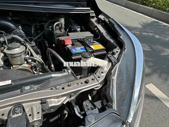 Toyota Innova E 2021 Số sàn 7c màu đồng ánh kim