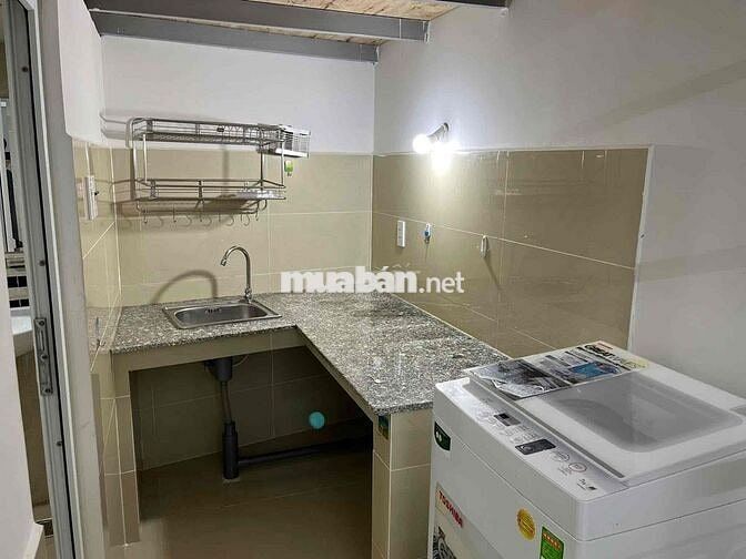 Phòng Đẹp kế Trường Ngân Hàng, Sư Phạm Kỹ Thuật