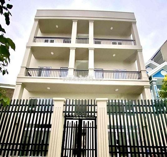 Phòng Đẹp kế Trường Ngân Hàng, Sư Phạm Kỹ Thuật