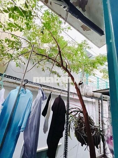 SÁT MẶT TIỀN Q4  NGANG 3.2 X 9M