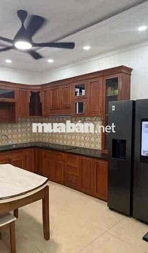 NHÀ ĐẸP ĐƯỜNG TẢI QUAY ĐẦU, 3 LẦU, 4PN+ MÁY LẠNH, SÂN Ô TÔ, GIGAMALL,