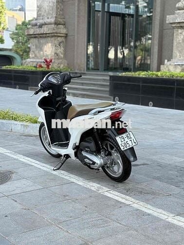 Honda Vision 2023 Cao cấp Smartkey Trắng 29H2