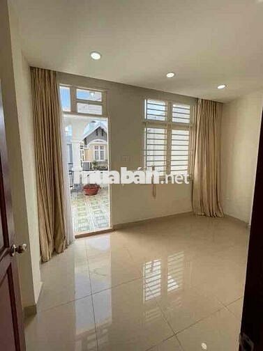 NHÀ ĐẸP ĐƯỜNG TẢI QUAY ĐẦU, 3 LẦU, 4PN+ MÁY LẠNH, SÂN Ô TÔ, GIGAMALL,