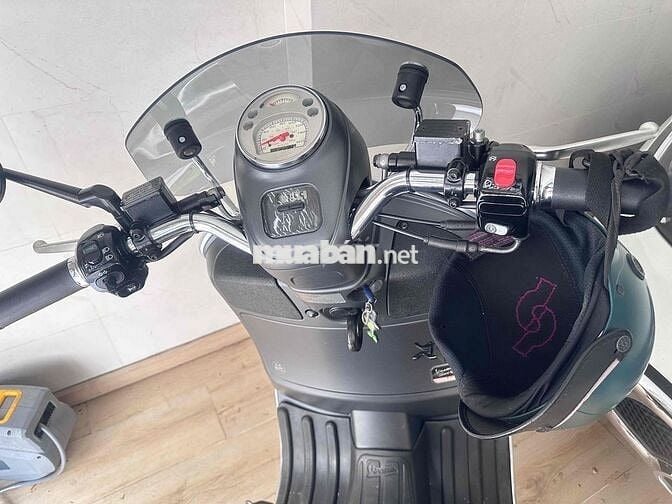 Piaggio Vespa 300cc Xám 38381 km