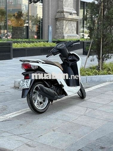 Honda Vision 2023 Cao cấp Smartkey Trắng 29H2