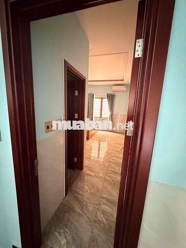 Cho Thuê Tầng 3 trong nhà nguyên căn