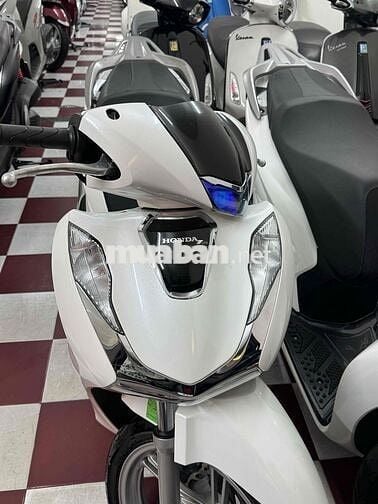 Honda SH 150i 2023 Trắng 8000 km