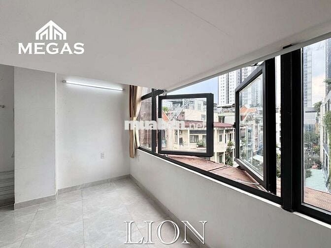 Duplex Full Nội Thất Ngay Cầu Vượt 3/2