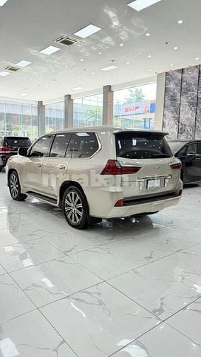 Bán Lexus LX570 sản xuất 2016, màu vàng cát cực đẹp.