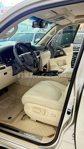 Bán Lexus LX570 sản xuất 2016, màu vàng cát cực đẹp.