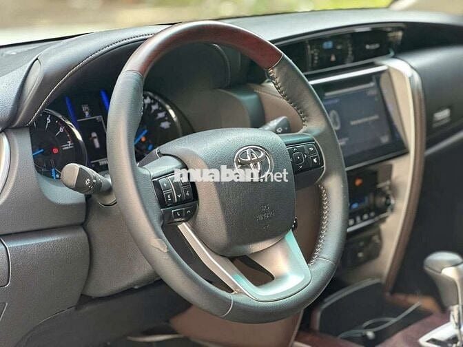 TOYOTA FORTUNER 2.7V  - 39000 km