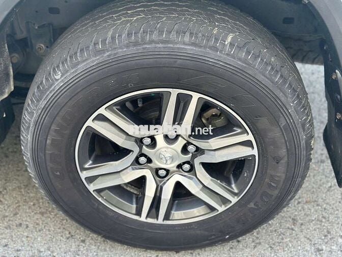 TOYOTA FORTUNER 2.7V  - 39000 km