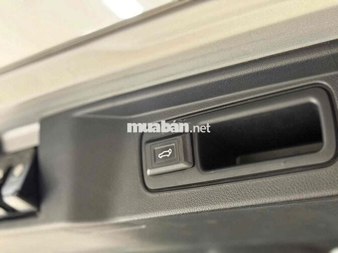 Toyota Fortuner Bạc 7 chỗ