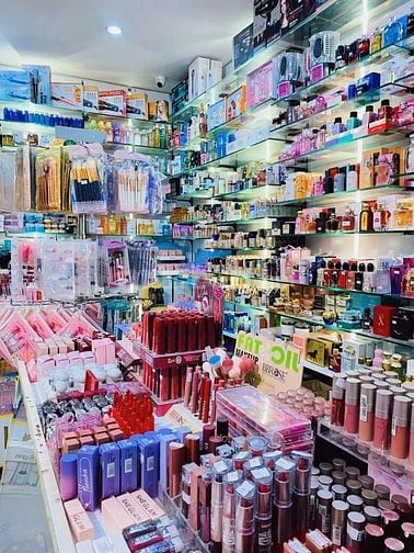 CỬA HÀNG MỸ PHẨM TỔNG HỢP cần tìm 2bạn hỗ trợ