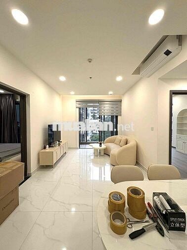 Cho thuê gấp Diamond Centery 2PN-2WC-2Bancol (86m2)hướng mát, nhà mới