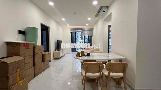 Cho thuê gấp Diamond Centery 2PN-2WC-2Bancol (86m2)hướng mát, nhà mới