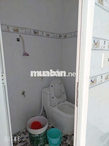 Cần tiền bán gâp...nhà tường nguyên con