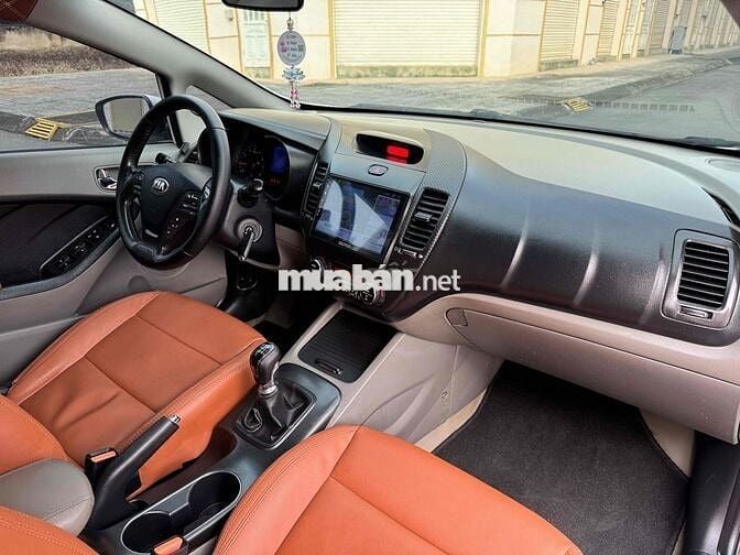 Kia K3 2015 1.6 MT - 135000 km