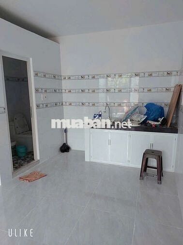 Cần tiền bán gâp...nhà tường nguyên con