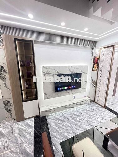 nhà sổ hồng riêng đã hoàn công. sân ô tô. khu dân cư bình chuẩn