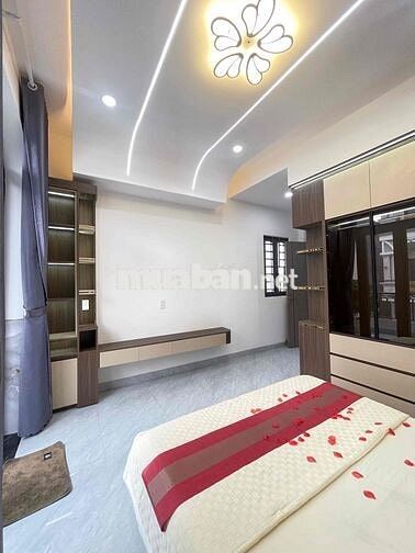 nhà sổ hồng riêng đã hoàn công. sân ô tô. khu dân cư bình chuẩn