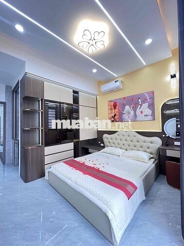 nhà sổ hồng riêng đã hoàn công. sân ô tô. khu dân cư bình chuẩn