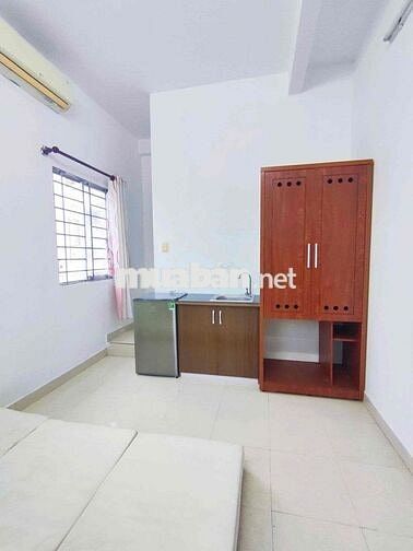 Cho thuê phòng cửa sổ trời ở trung tâm quận 1, gần ĐH Sài Gòn