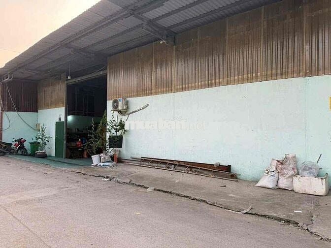 Cho thuê kho 36tr/th còn bớt Lộc  DT:16 x 38 ( trần kho cao , phù hợp