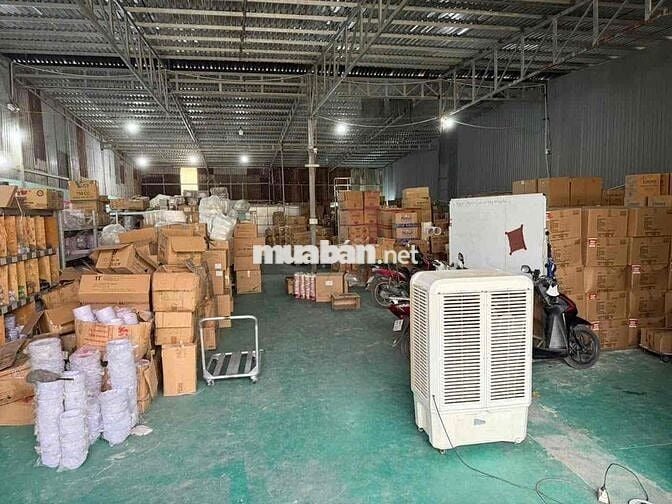 Cho thuê kho 36tr/th còn bớt Lộc  DT:16 x 38 ( trần kho cao , phù hợp